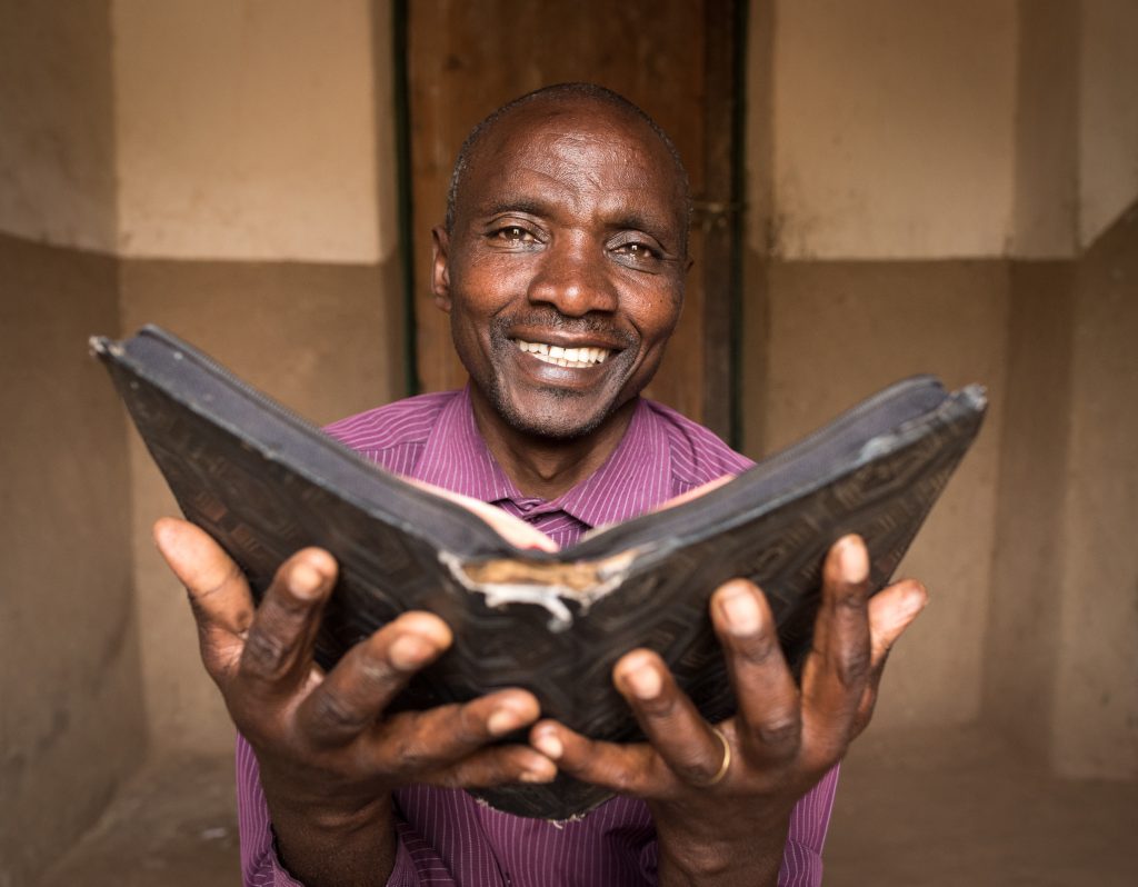 Bijbel World Vision faith leaders Channels of Hope samenwerken