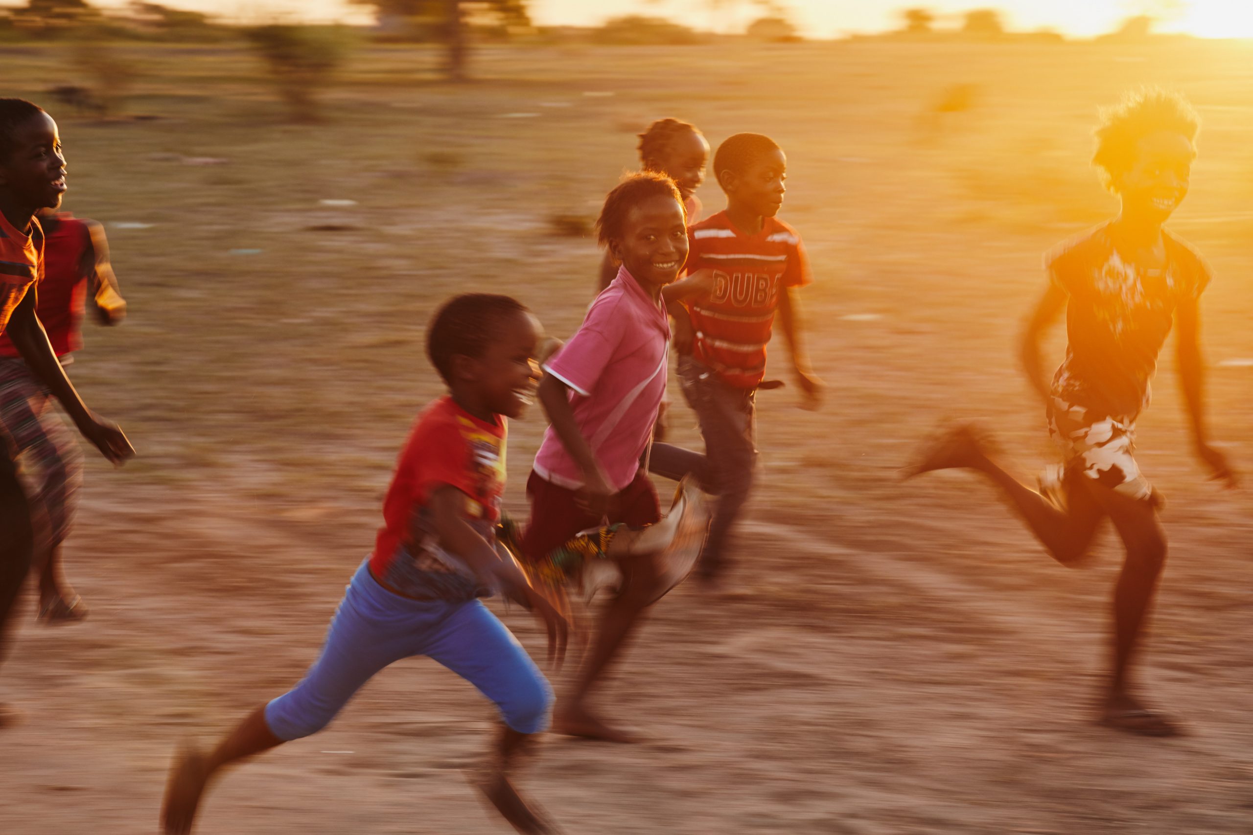 Spelende kinderen in Mozambique