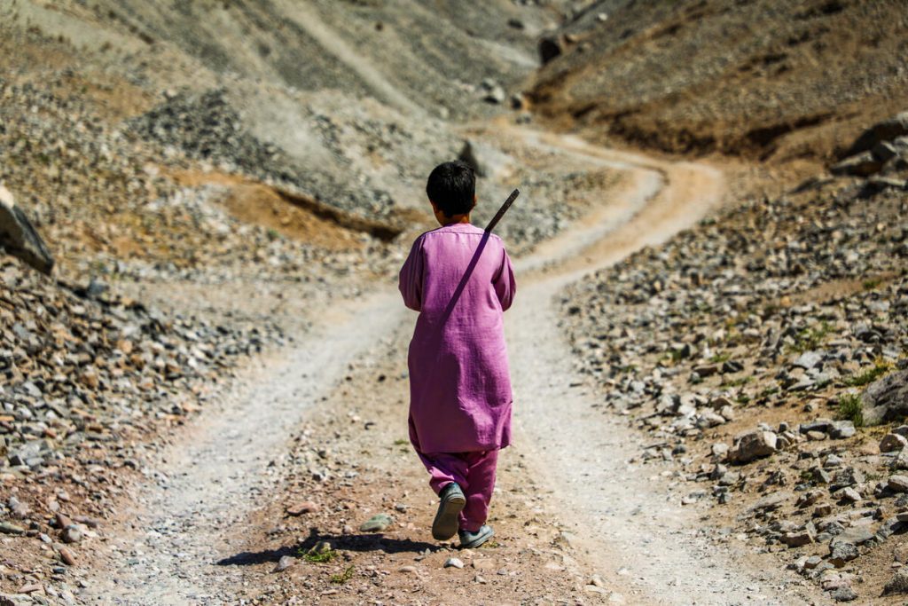 Kind op de vlucht voor conflict
